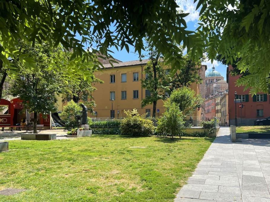 Suite 9, Parma Centro Exteriör bild
